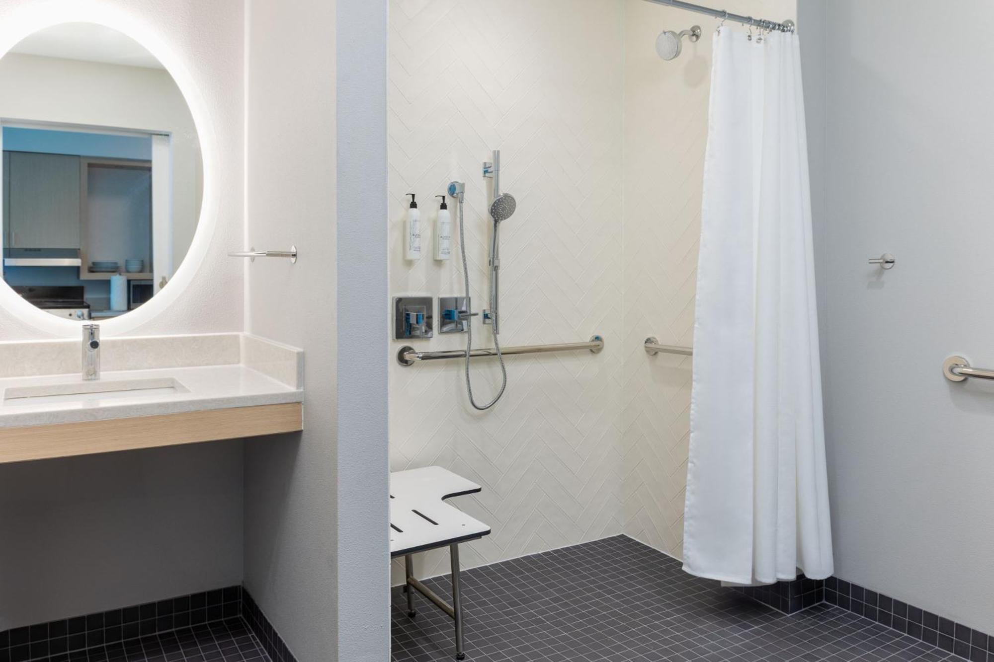 Towneplace Suites By Marriott Pleasanton Bagian luar foto