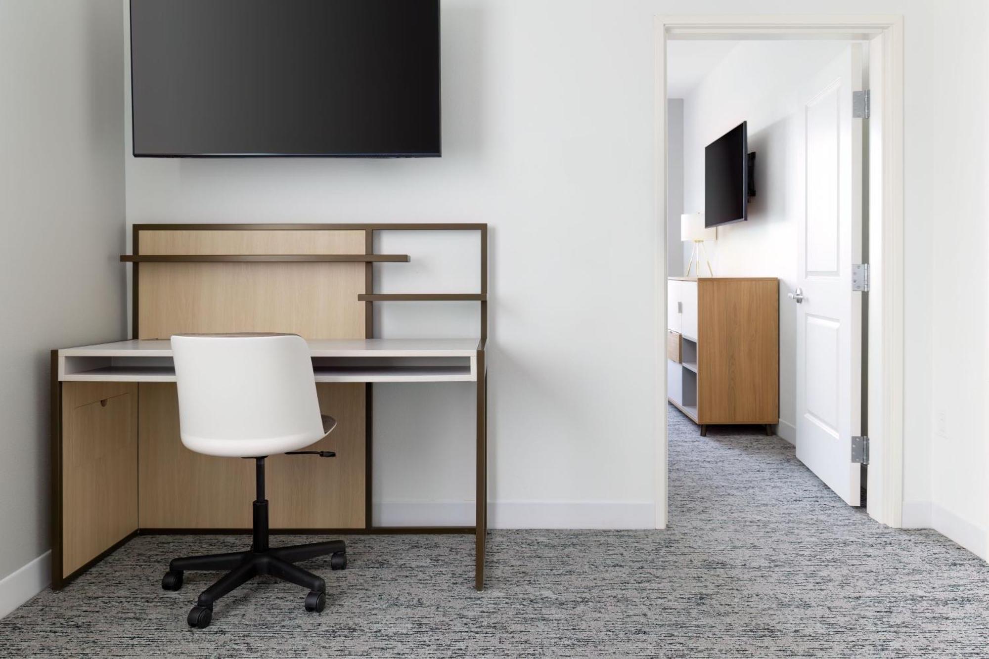 Towneplace Suites By Marriott Pleasanton Bagian luar foto